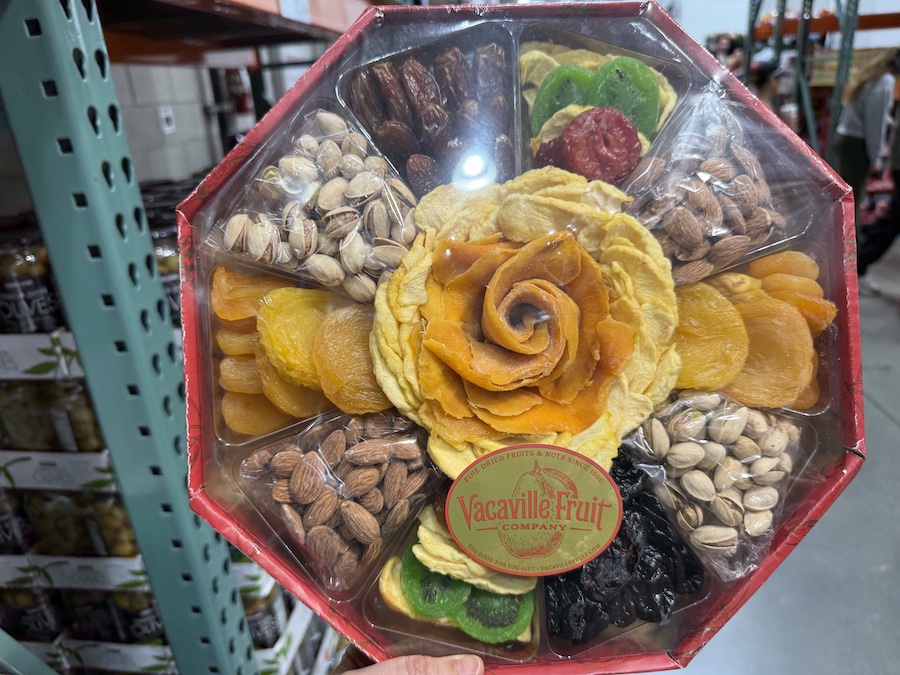 A set with high-quality dried fruits and roasted nuts.