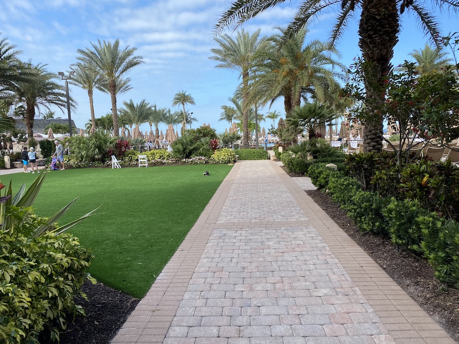 Vacationers on the territory of the Marriott hotel at Marco Island Florida.