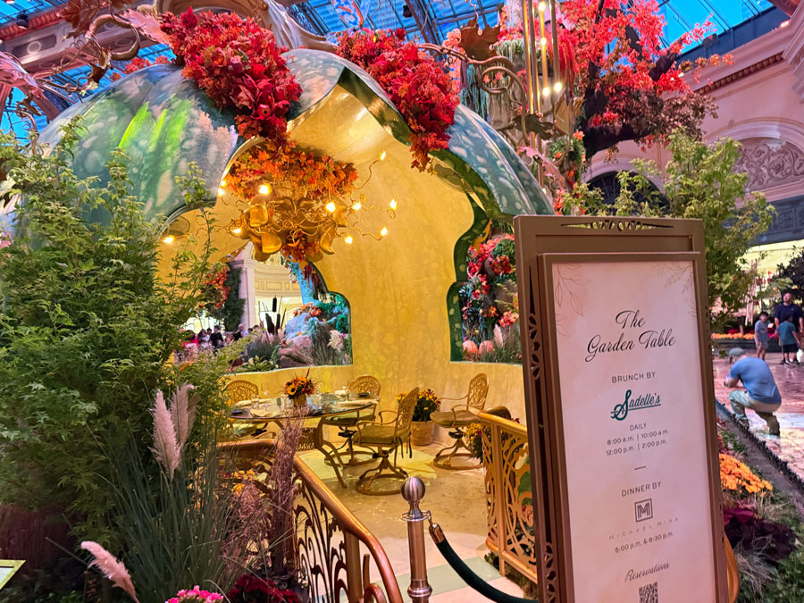 'The Garden Table' at the Bellagio Conservatory