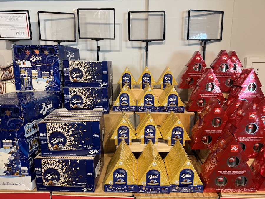 Individually wrapped Italian chocolates with hazelnut filling.