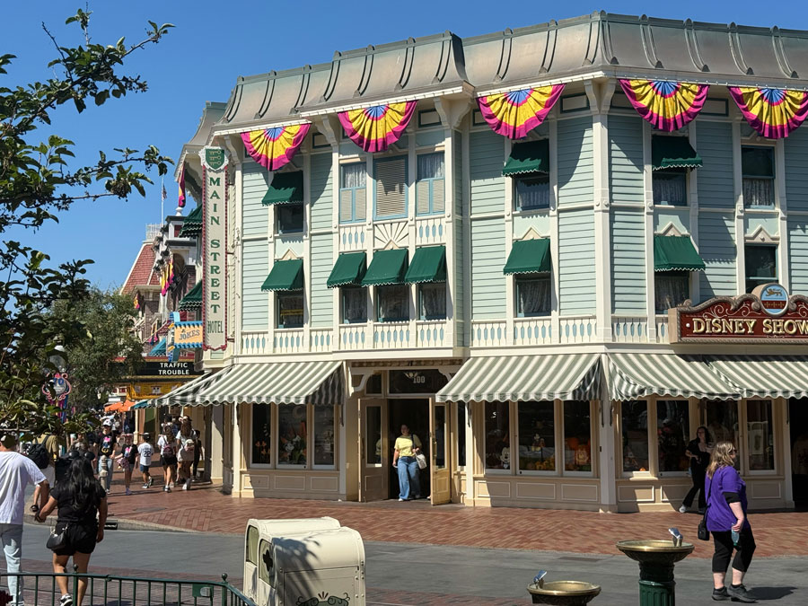 Main Street Hotel - Disneyland