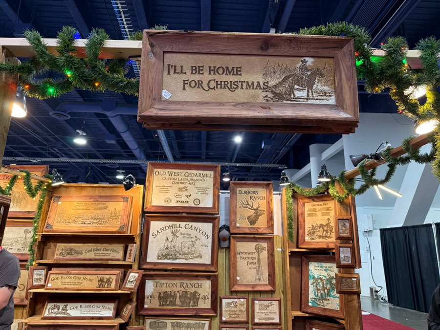 Stand with paintings at the Christmas 2025 event