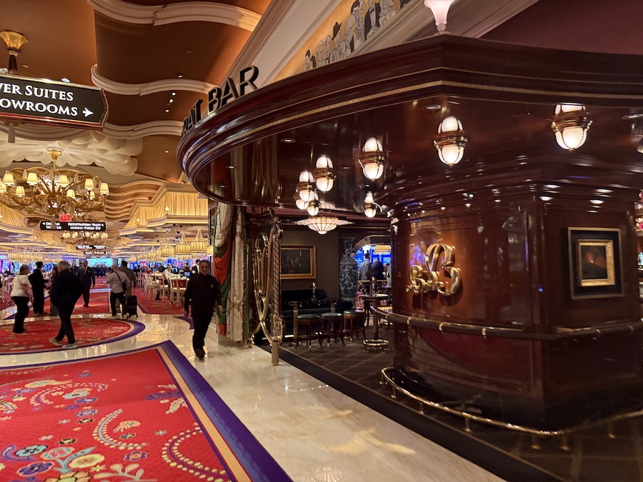 A stylish entrance to B Bar at Wynn Las Vegas