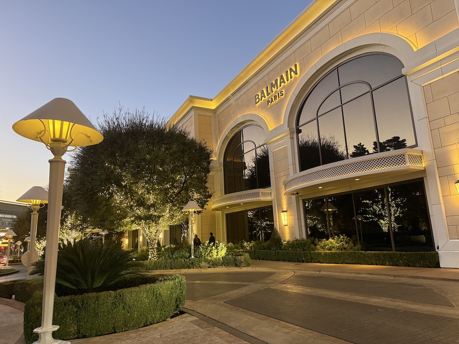 The Balmain storefront at Wynn decorated for Christmas with holiday lights