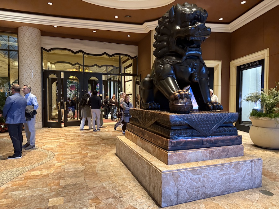Fu Dog statue displayed at the entrances of the Wynn Las Vegas.