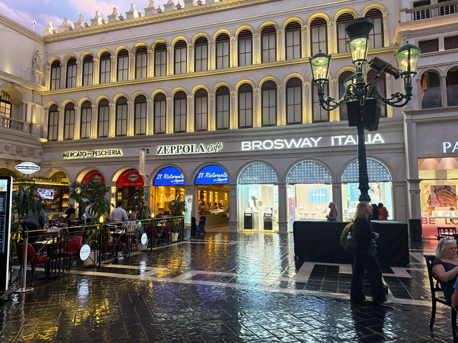 Zeppola Cafe at The Venetian Grand Canal Shoppes