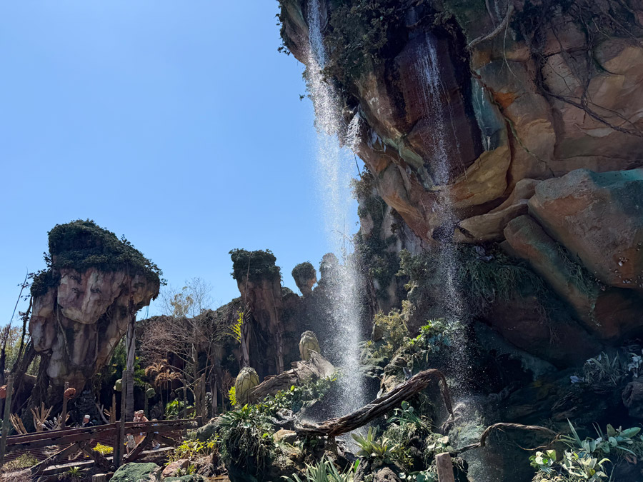 Pandora waterfalls and floating mountains at Disney’s Animal Kingdom Orlando, scenic photo spot.