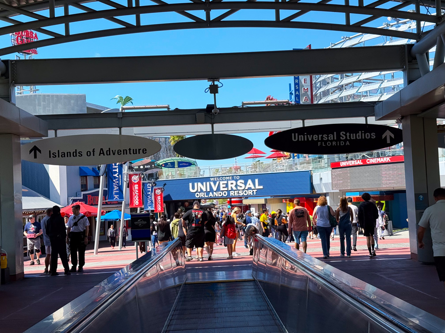 Signs pointing to Islands of Adventure and Universal Studios Florida